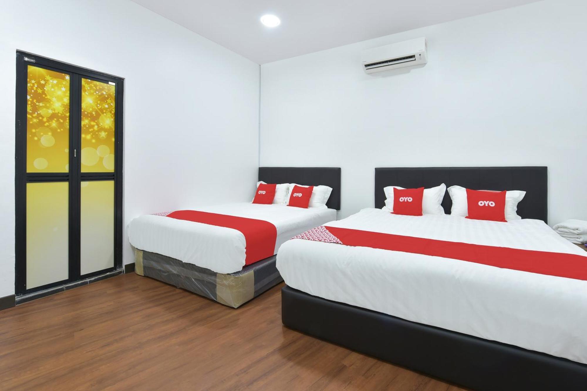 Oyo 90869 Hotel Madeena Inn Sepang Exterior photo
